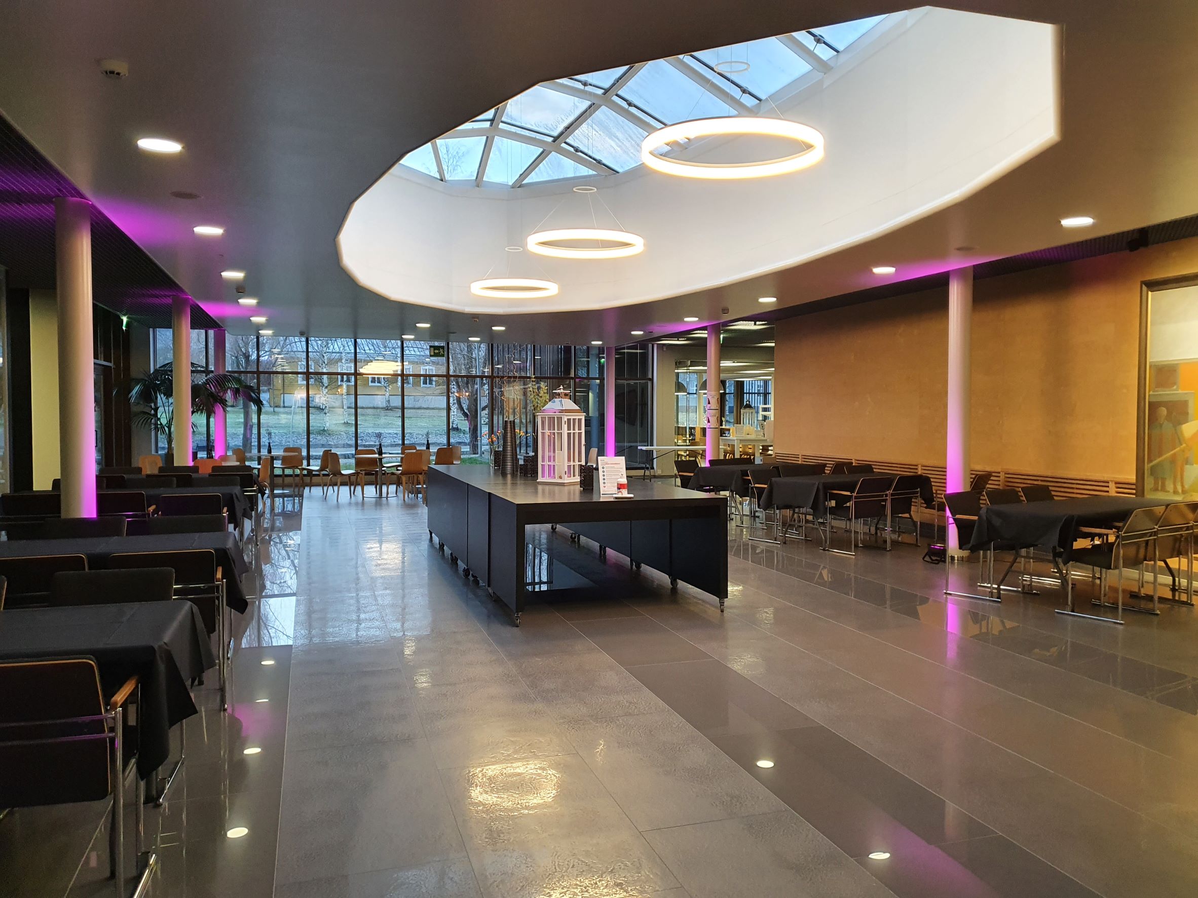 Bright lobby area next to Kokkola Hall.